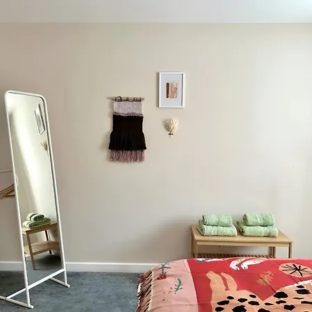 Central Modern Apartment With Free Parking. Located In York'S Historical Building Exterior photo