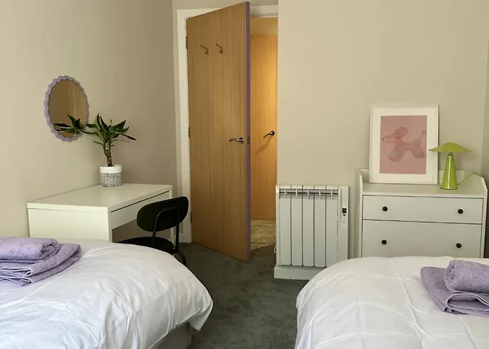 Central Modern Apartment With Free Parking. Located In York\'S Historical Building